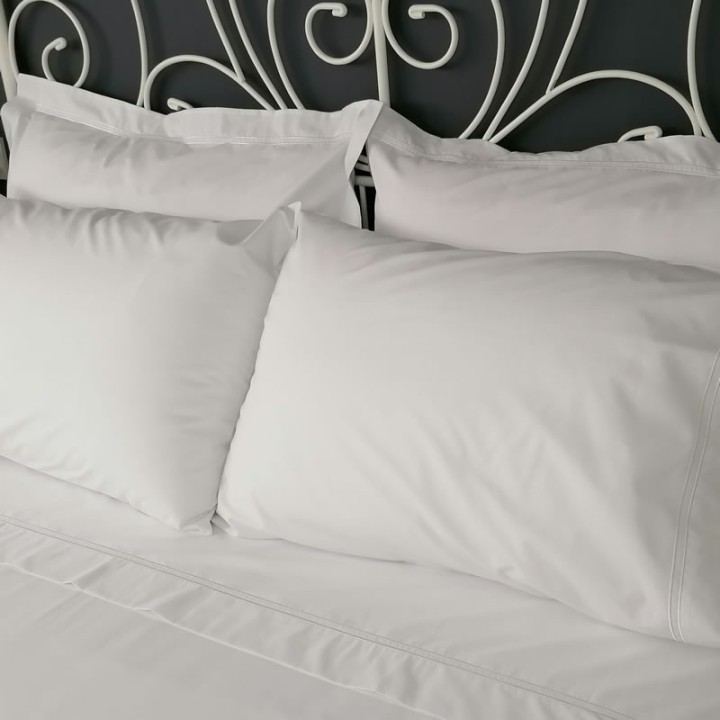 Flat sheet white trim Egyptian Cotton 200 Thread Count Percale Porto close up