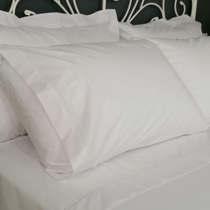 Flat sheet white trim Egyptian Cotton 200 Thread Count Percale Porto view with pillows